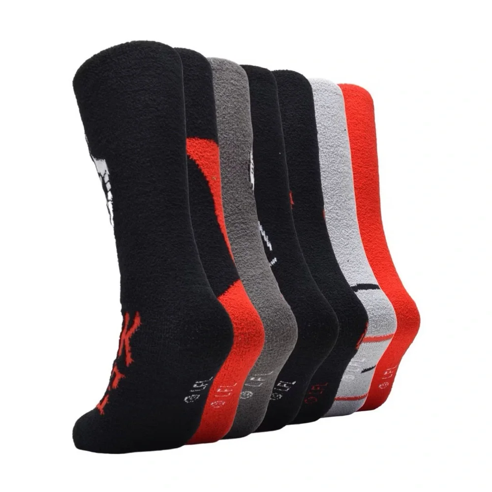Men's nwt Star Wars Cozy Socks - Red 6-12